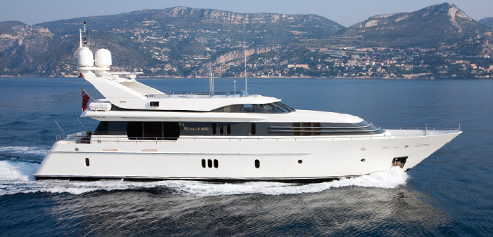 la mascarade yacht charter